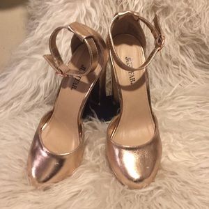 JustFab Chunky Rose Metallic Heels